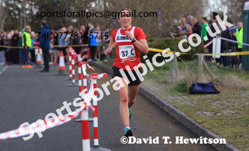 Senior womens 2024 Elswick Harriers Good Friday Relays, Newburn, Newcastle Upon Tyne  Photo: David T. Hewitson/Sports for All Pics
